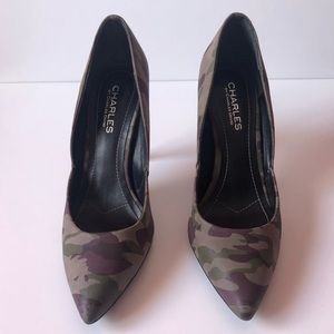 CHARLES DAVID CAMOUFLAGE POINT-TOE STILETTO SIZE 7